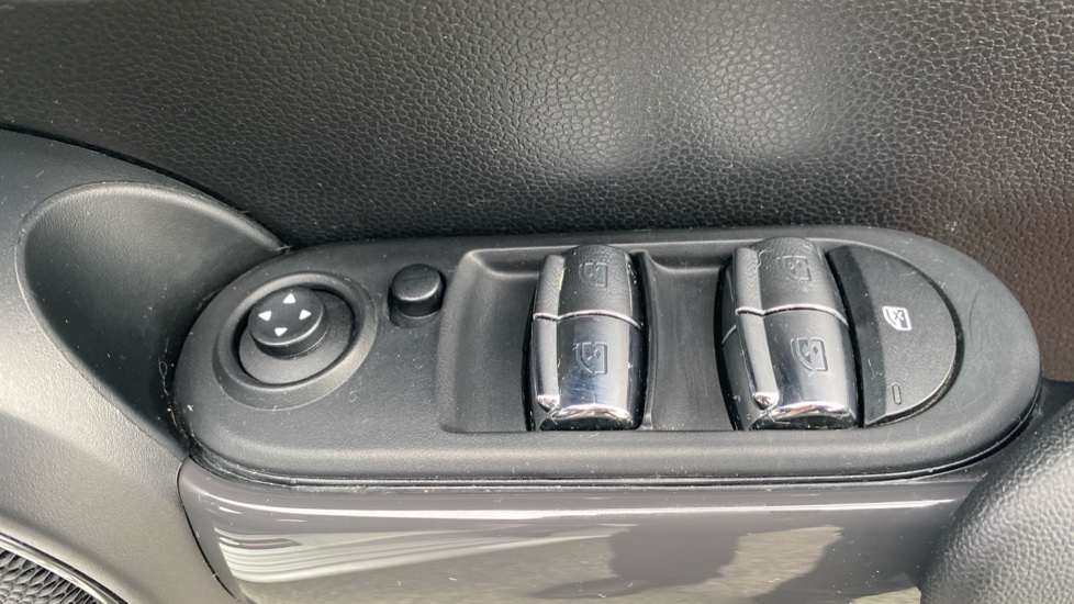 MINI Hatchback 1.5 Cooper Sport II 5dr Petrol Hatchback - Image 29