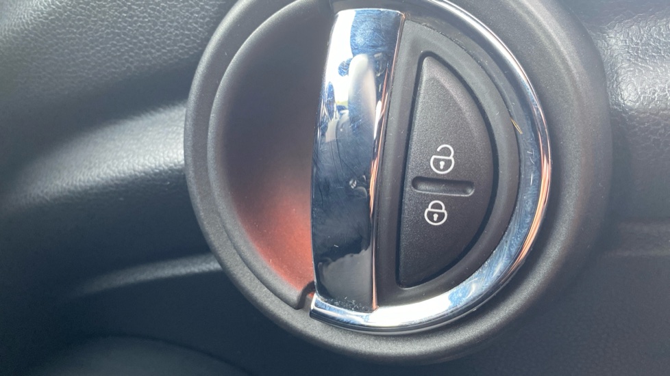 MINI Hatchback 1.5 Cooper Sport II 5dr Petrol Hatchback - Image 38