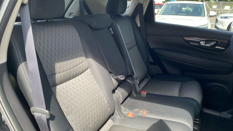 Nissan X-Trail 1.7 dCi N-Tec 5dr CVT [7 Seat] Diesel Station Wagon - Image 16