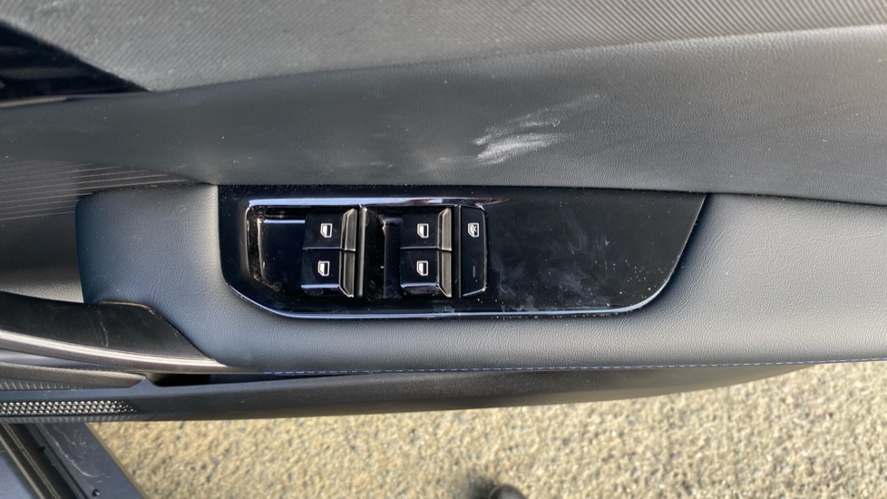 MG MG4 150kW Trophy EV Long Range 64kWh 5dr Auto Electric Hatchback - Image 30