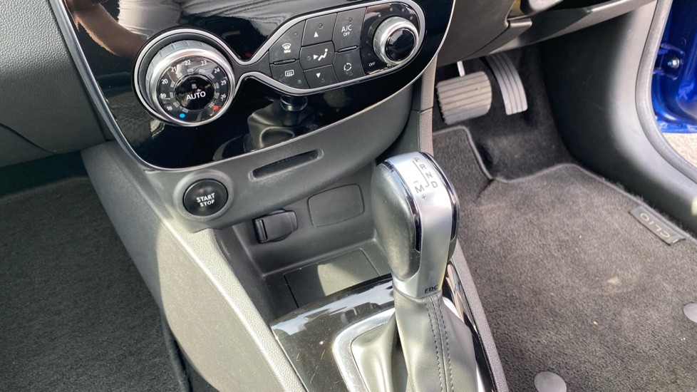 Renault Clio 1.5 dCi 90 Dynamique S Nav 5dr Auto Diesel Hatchback - Image 13