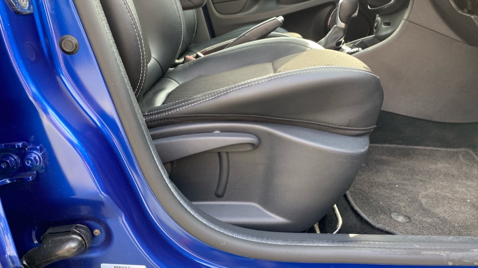 Renault Clio 1.5 dCi 90 Dynamique S Nav 5dr Auto Diesel Hatchback - Image 27