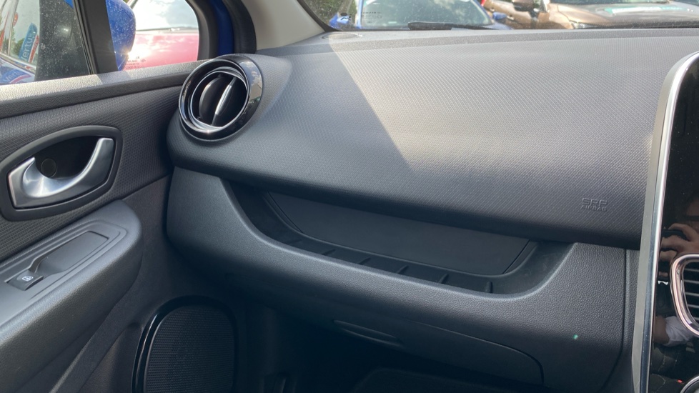 Renault Clio 1.5 dCi 90 Dynamique S Nav 5dr Auto Diesel Hatchback - Image 33
