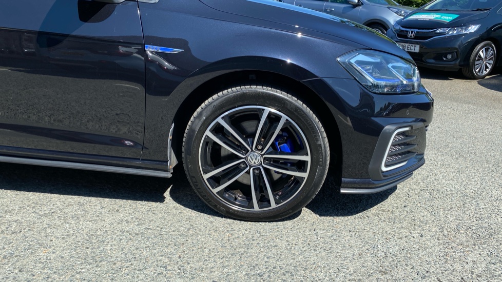Volkswagen Golf 1.4 TSI GTE 5dr DSG Hatchback - Image 23