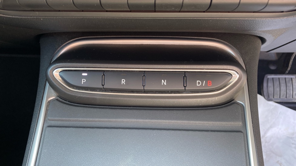 Jeep Avenger 115kW Summit 54kWh 5dr Auto Electric Hatchback - Image 13