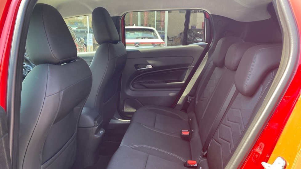 Jeep Avenger 115kW Summit 54kWh 5dr Auto Electric Hatchback - Image 16