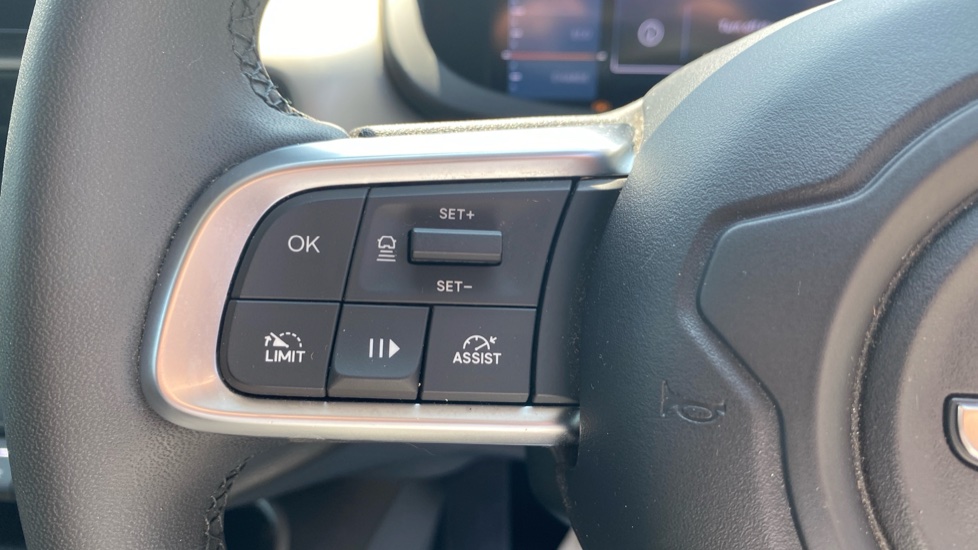 Jeep Avenger 115kW Summit 54kWh 5dr Auto Electric Hatchback - Image 31