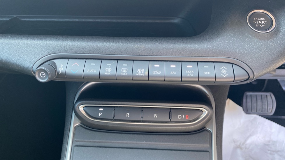 Jeep Avenger 115kW Summit 54kWh 5dr Auto Electric Hatchback - Image 34