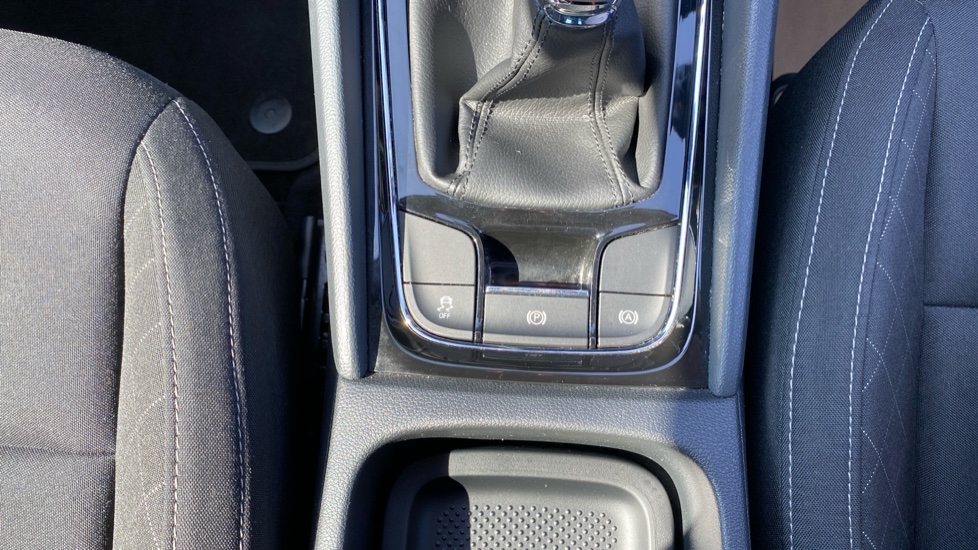 Skoda Karoq 1.0 TSI SE 5dr Petrol Estate - Image 28