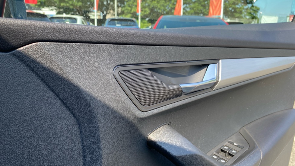 Skoda Karoq 1.0 TSI SE 5dr Petrol Estate - Image 29