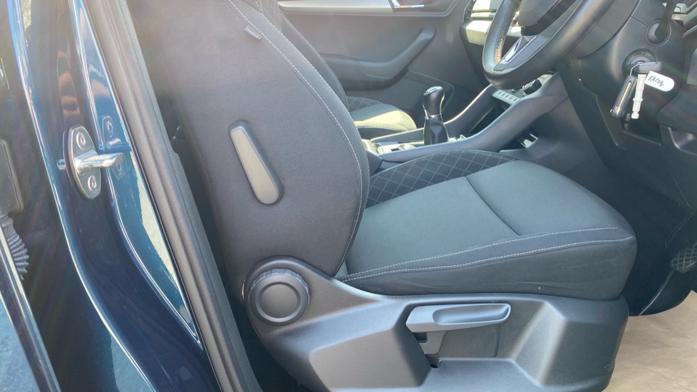 Skoda Karoq 1.0 TSI SE 5dr Petrol Estate - Image 37
