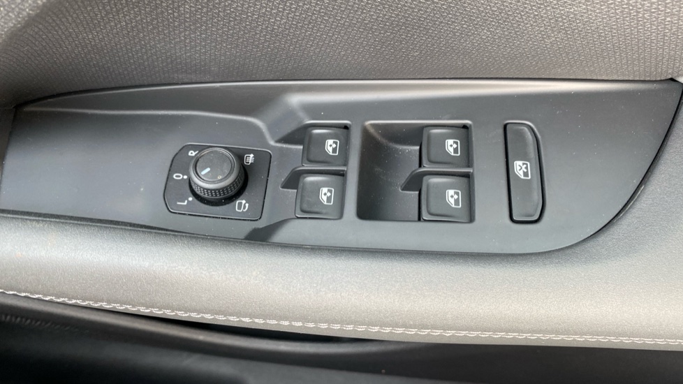 CUPRA Terramar 1.5 eTSI 150 V2 5dr DSG Petrol Hatchback - Image 45