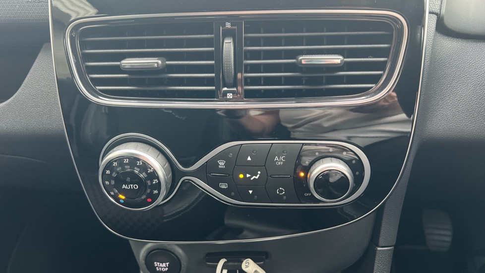 Renault Clio 0.9 TCE 90 GT Line 5dr Petrol Hatchback - Image 30