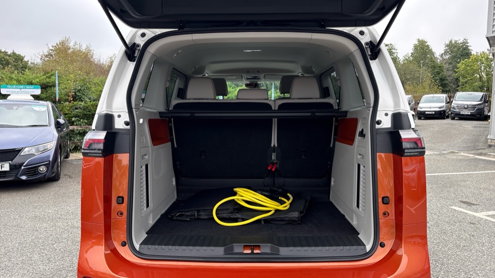 Volkswagen ID. Buzz 150kW 1ST Edition Pro 77kWh 5dr Auto Electric Estate - Image 4