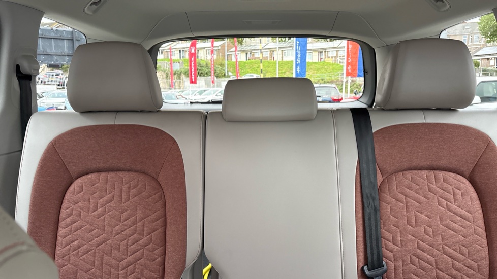 Volkswagen ID. Buzz 150kW 1ST Edition Pro 77kWh 5dr Auto Electric Estate - Image 15