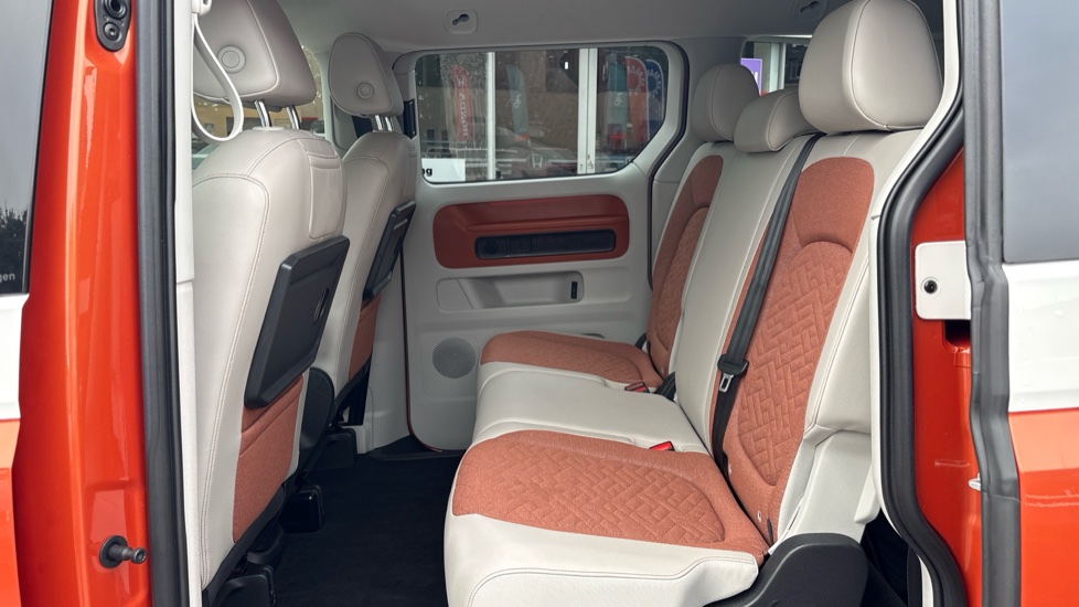 Volkswagen ID. Buzz 150kW 1ST Edition Pro 77kWh 5dr Auto Electric Estate - Image 16