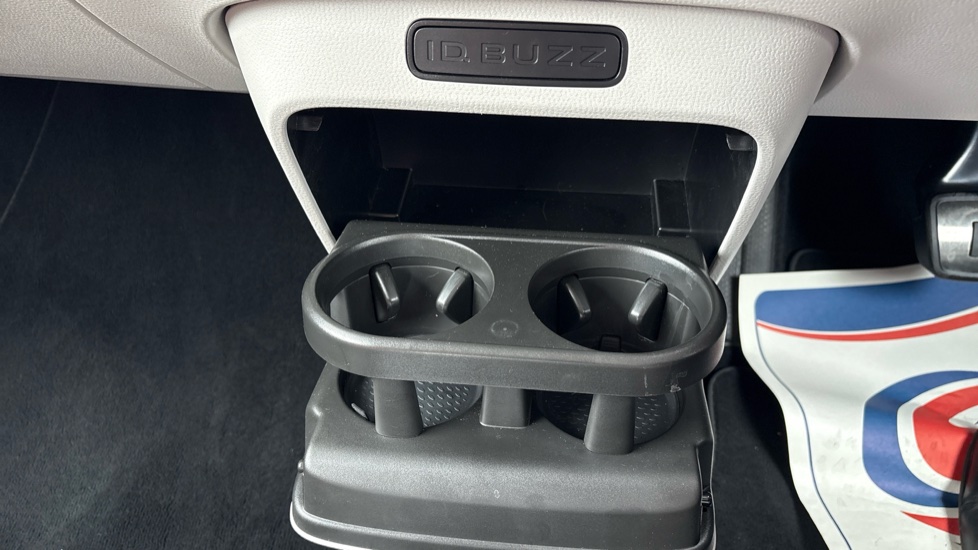 Volkswagen ID. Buzz 150kW 1ST Edition Pro 77kWh 5dr Auto Electric Estate - Image 42