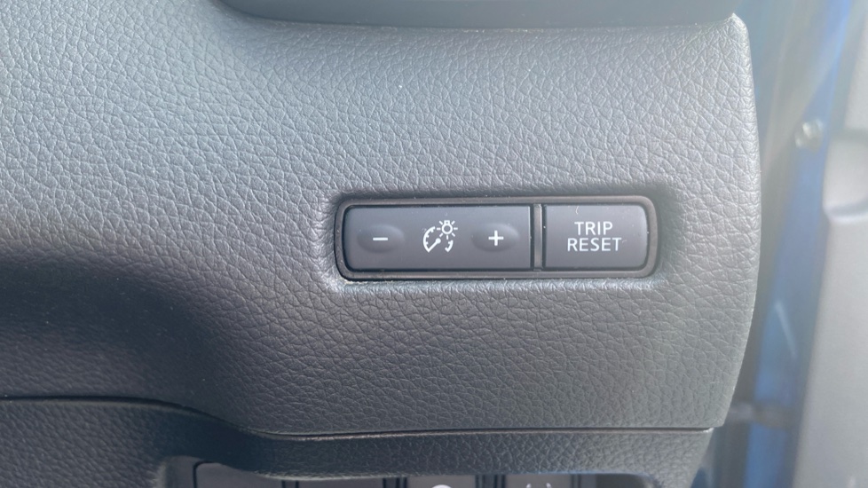 Nissan Qashqai 1.7 dCi Tekna+ 5dr Diesel Hatchback - Image 29