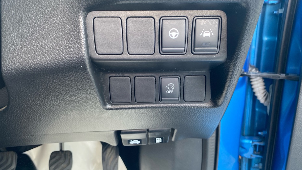 Nissan Qashqai 1.7 dCi Tekna+ 5dr Diesel Hatchback - Image 30