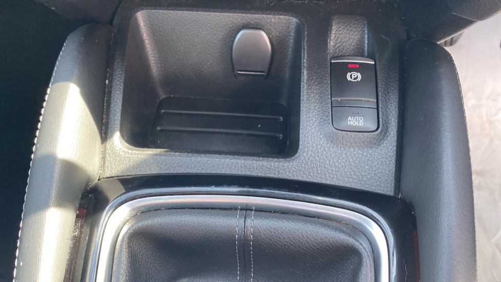 Nissan Qashqai 1.7 dCi Tekna+ 5dr Diesel Hatchback - Image 37