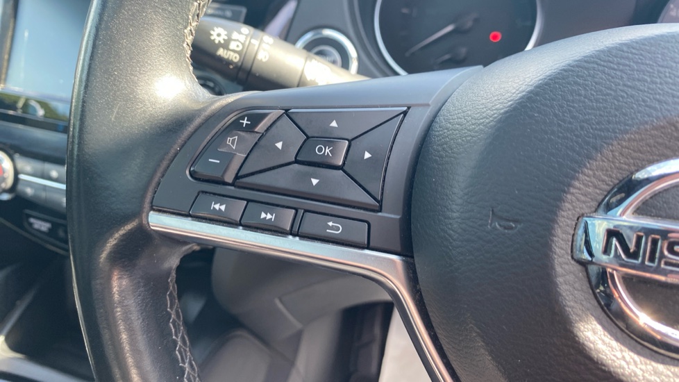 Nissan Qashqai 1.7 dCi Tekna+ 5dr Diesel Hatchback - Image 39
