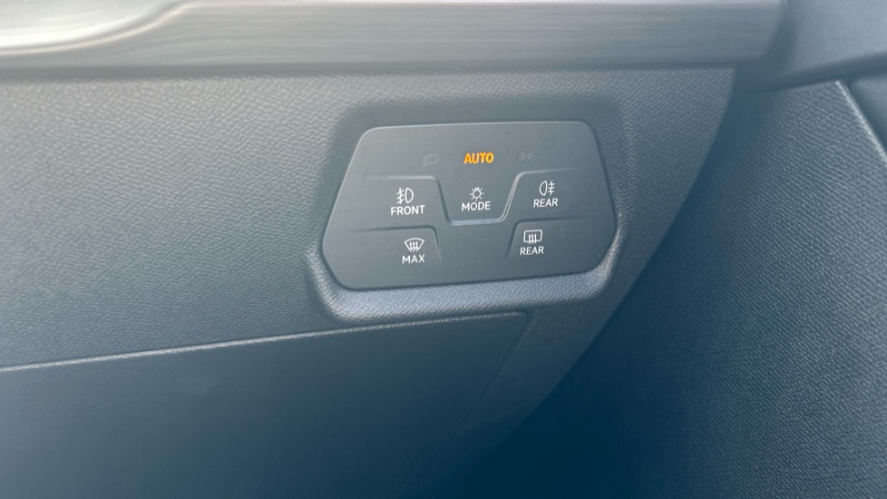 CUPRA Leon 2.0 TSI VZ2 5dr DSG Petrol Hatchback - Image 31