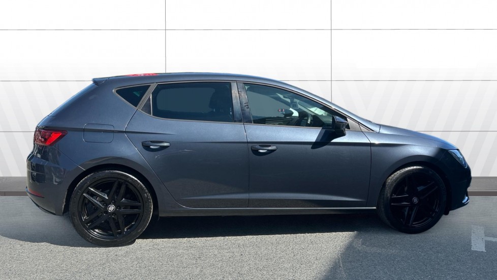 SEAT Leon 1.5 TSI EVO FR Black Edition [EZ] 5dr Petrol Hatchback - Image 5