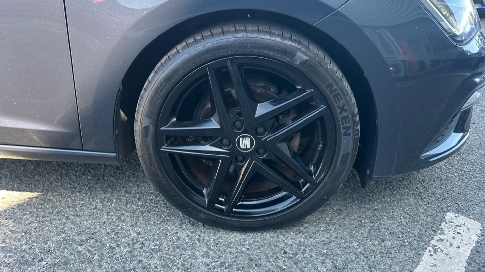 SEAT Leon 1.5 TSI EVO FR Black Edition [EZ] 5dr Petrol Hatchback - Image 38