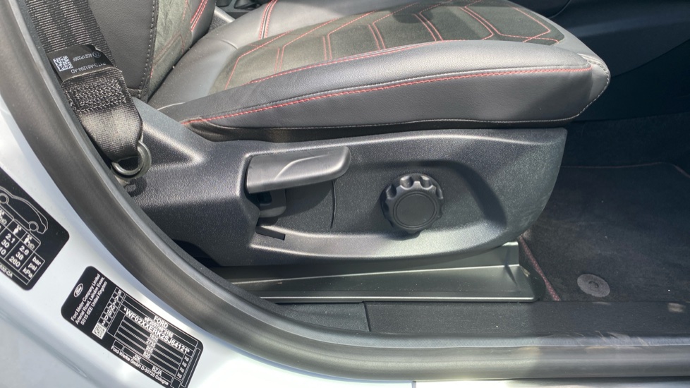 Ford Puma 1.0 EcoBoost Hybrid mHEV 155 ST-Line X DCT 5dr Petrol Hatchback - Image 33