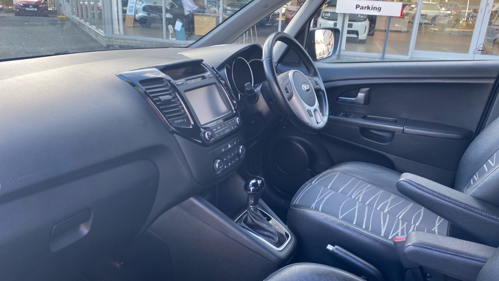 Kia Venga 1.6 3 5dr Auto [6] Petrol Hatchback - Image 9
