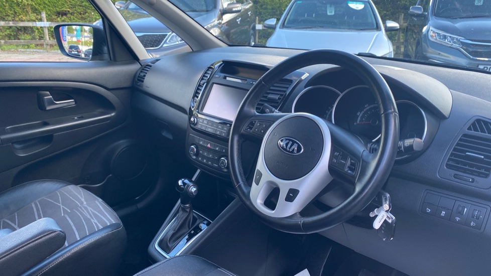 Kia Venga 1.6 3 5dr Auto [6] Petrol Hatchback - Image 11