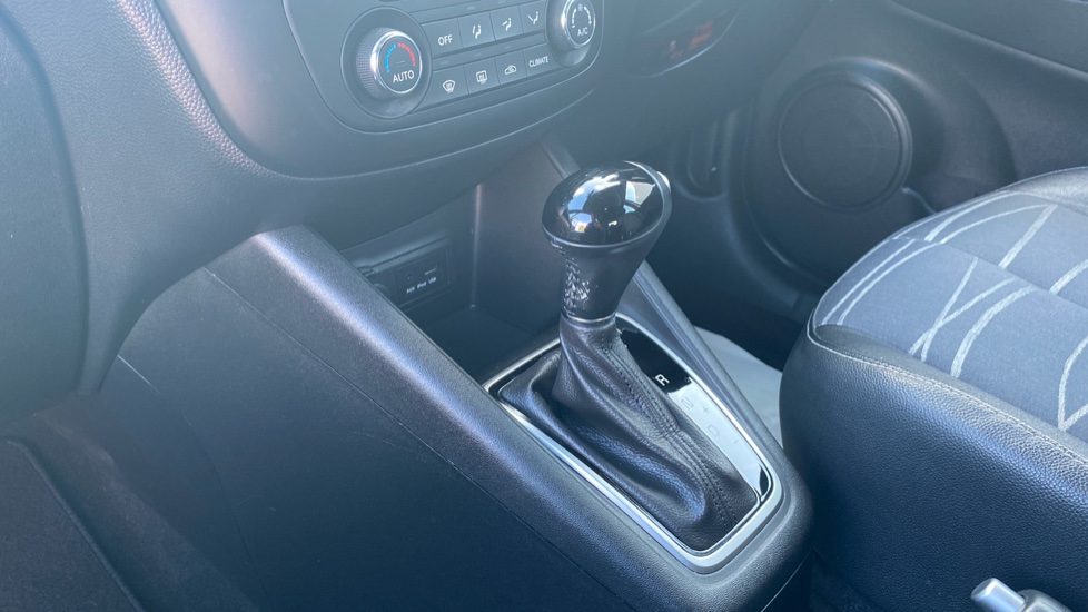 Kia Venga 1.6 3 5dr Auto [6] Petrol Hatchback - Image 13