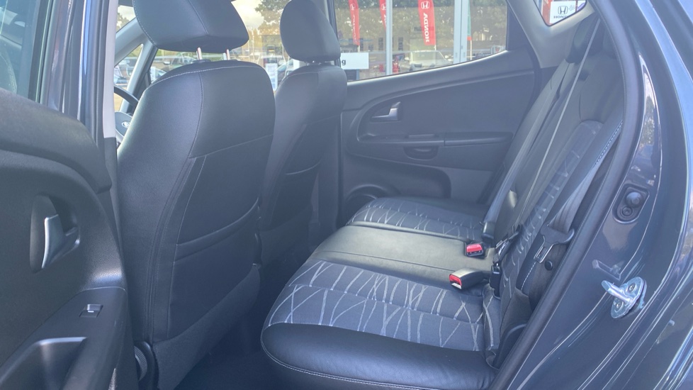 Kia Venga 1.6 3 5dr Auto [6] Petrol Hatchback - Image 16