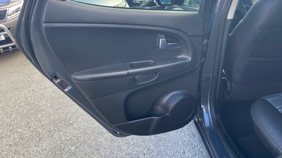 Kia Venga 1.6 3 5dr Auto [6] Petrol Hatchback - Image 31