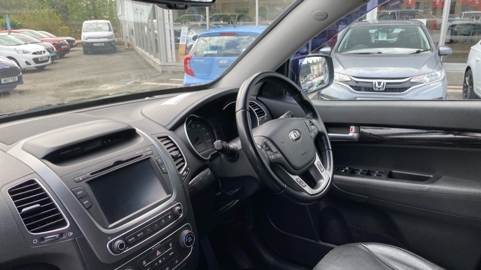 Kia Sorento 2.2 CRDi KX-2 5dr Auto [Sat Nav] Diesel Station Wagon - Image 9