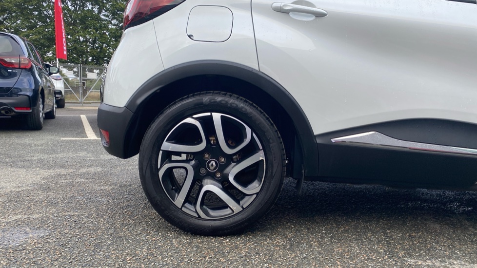Renault Captur 0.9 TCE 90 Iconic 5dr Petrol Hatchback - Image 7