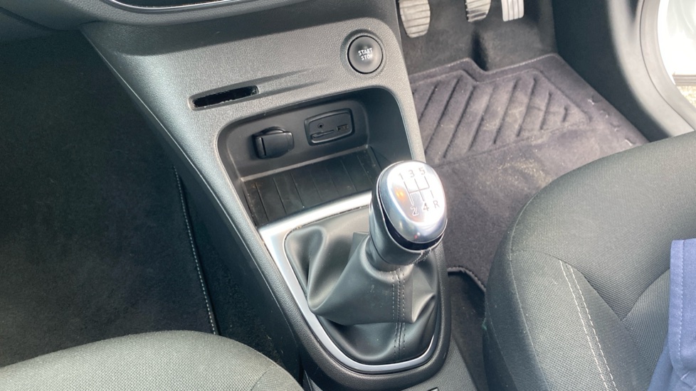 Renault Captur 0.9 TCE 90 Iconic 5dr Petrol Hatchback - Image 13