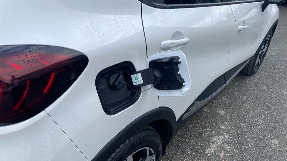 Renault Captur 0.9 TCE 90 Iconic 5dr Petrol Hatchback - Image 25