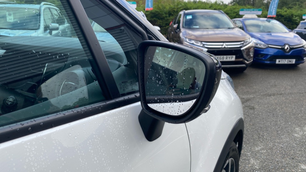 Renault Captur 0.9 TCE 90 Iconic 5dr Petrol Hatchback - Image 26