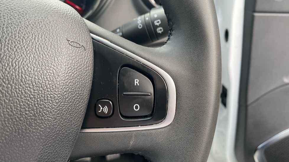 Renault Captur 0.9 TCE 90 Iconic 5dr Petrol Hatchback - Image 30