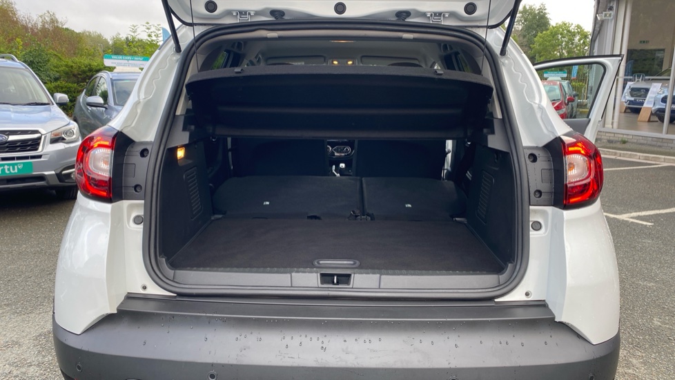 Renault Captur 0.9 TCE 90 Iconic 5dr Petrol Hatchback - Image 37