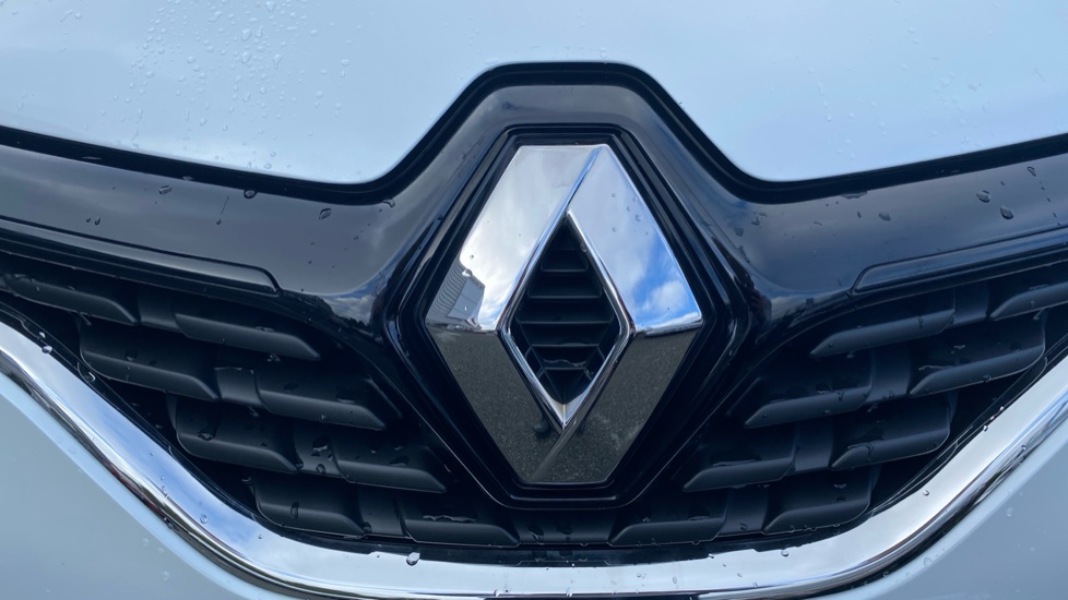 Renault Captur 0.9 TCE 90 Iconic 5dr Petrol Hatchback - Image 40