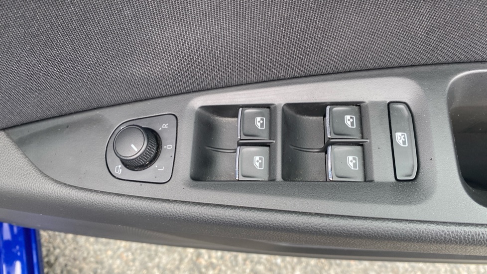 SEAT Leon 1.5 TSI EVO FR [EZ] 5dr Petrol Hatchback - Image 27