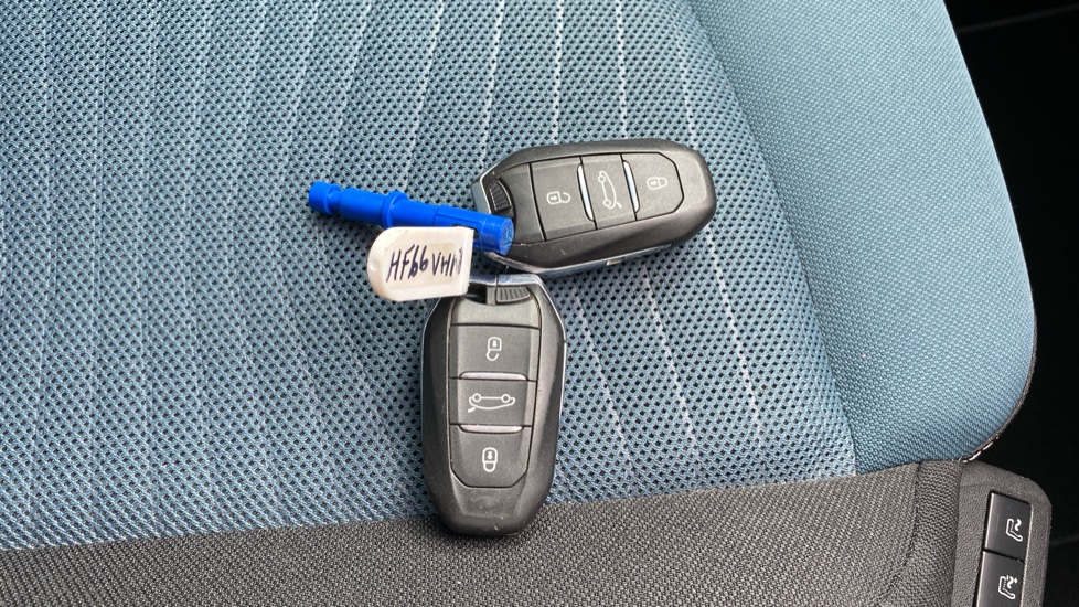Citroen C4 Picasso 1.2 PureTech Feel 5dr Petrol Estate - Image 20