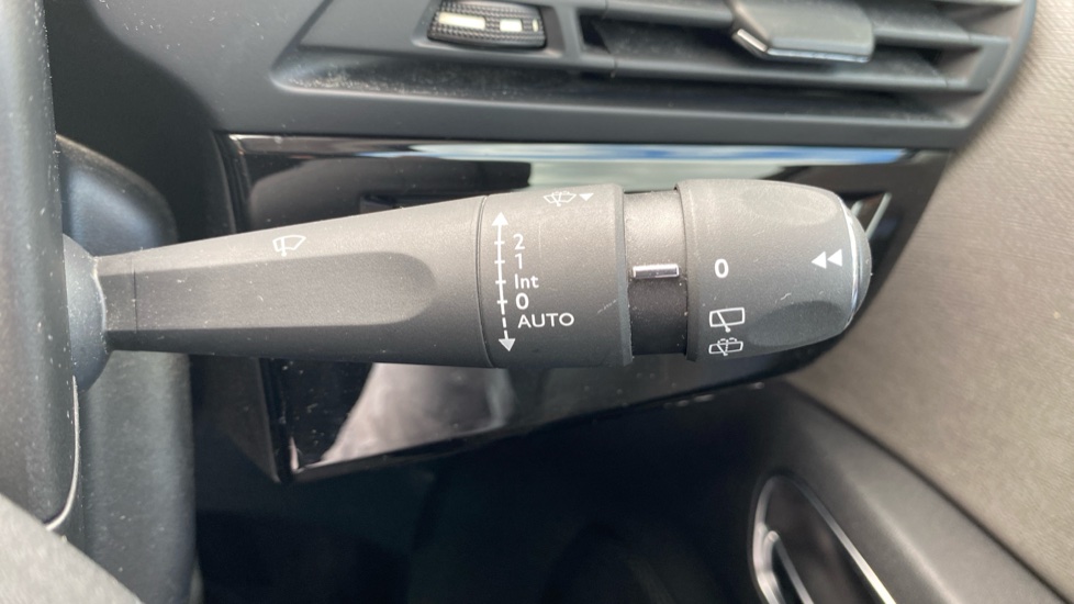 Citroen C4 Picasso 1.2 PureTech Feel 5dr Petrol Estate - Image 30