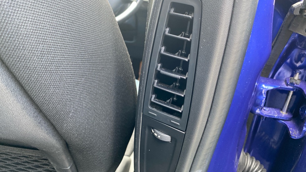 Citroen C4 Picasso 1.2 PureTech Feel 5dr Petrol Estate - Image 38