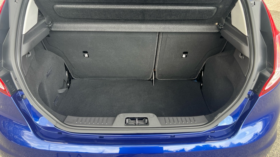 Ford Fiesta 1.25 82 Zetec 5dr Petrol Hatchback - Image 4