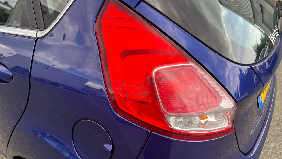 Ford Fiesta 1.25 82 Zetec 5dr Petrol Hatchback - Image 35