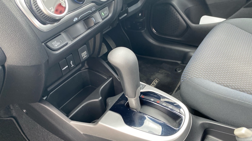 Honda Jazz 1.3 i-VTEC SE Navi 5dr CVT Petrol Hatchback - Image 13