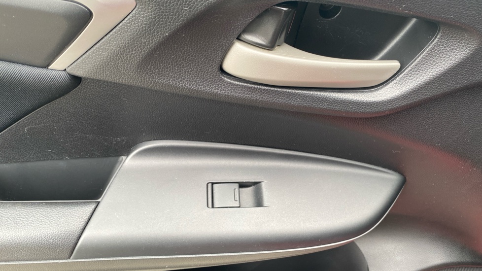 Honda Jazz 1.3 i-VTEC SE Navi 5dr CVT Petrol Hatchback - Image 26